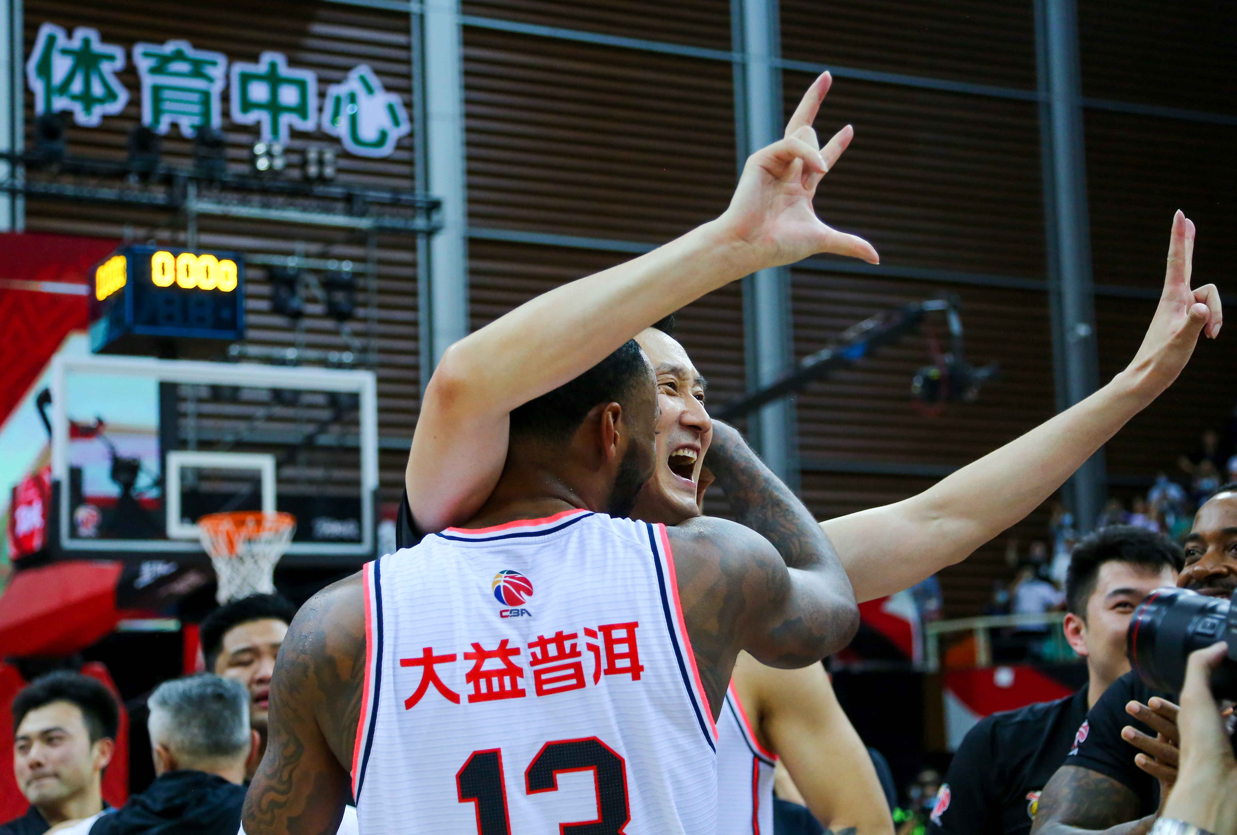 包含窗口期体能课后，拉齐奥远射贴柱备战NBA总决赛，态度坚定，临场指挥获称赞的词条-九游娱乐APP